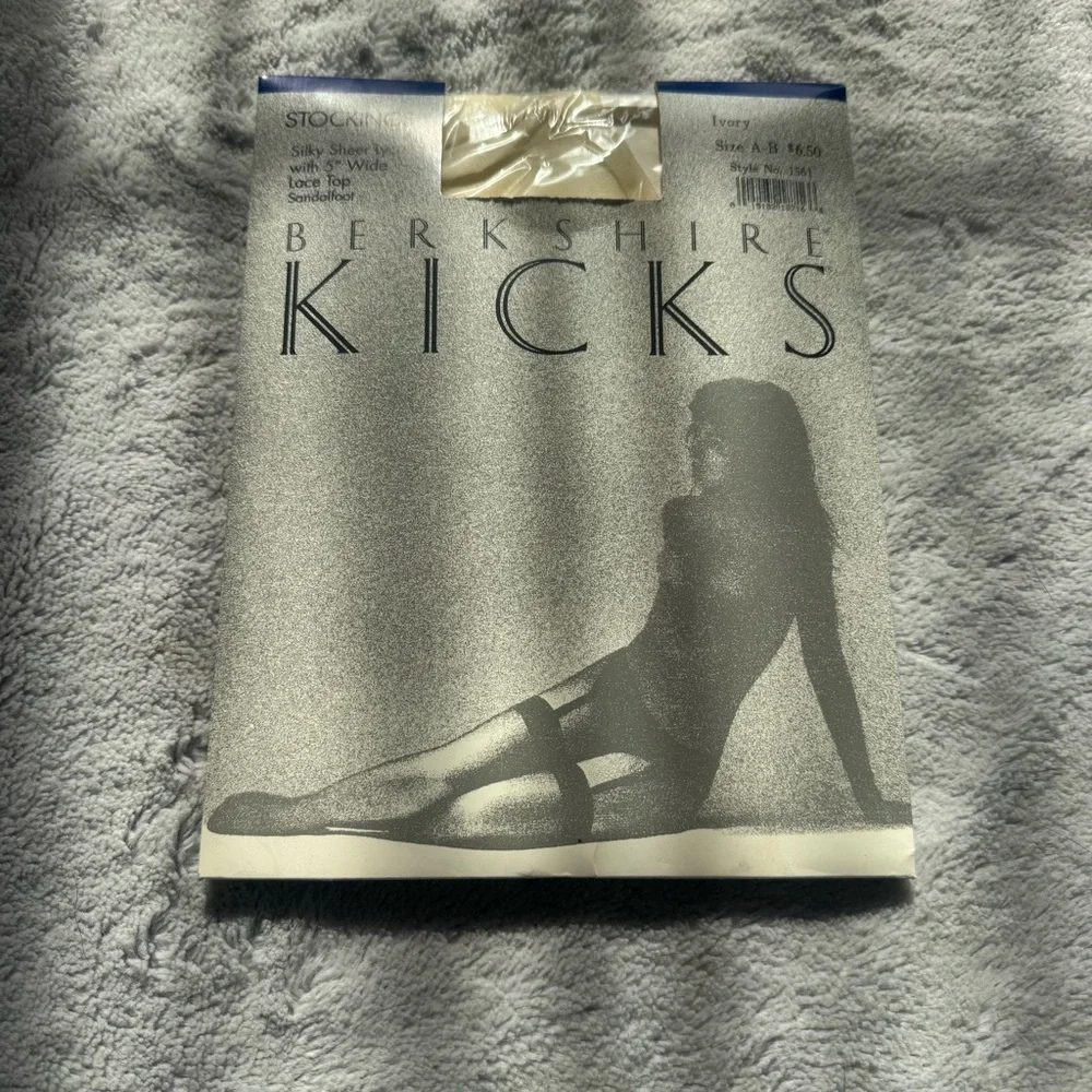 Berkshire Kicks Silky Sheet Lace Top Stockings - Ivory Size A-B